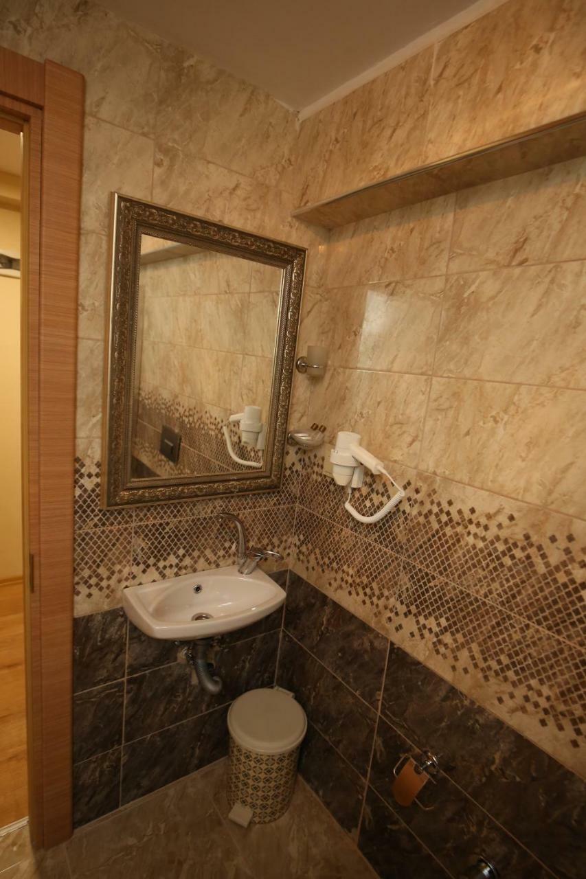 Yues Hotel Istanbul Exteriör bild